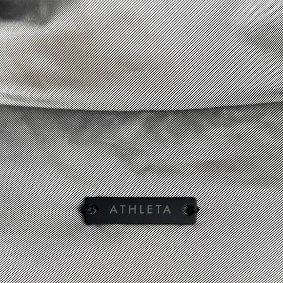 ⭐️Host Pick⭐️ Athleta Goose Down Flash Bomber Puffer Jacket Silver - Picture 6 of 10